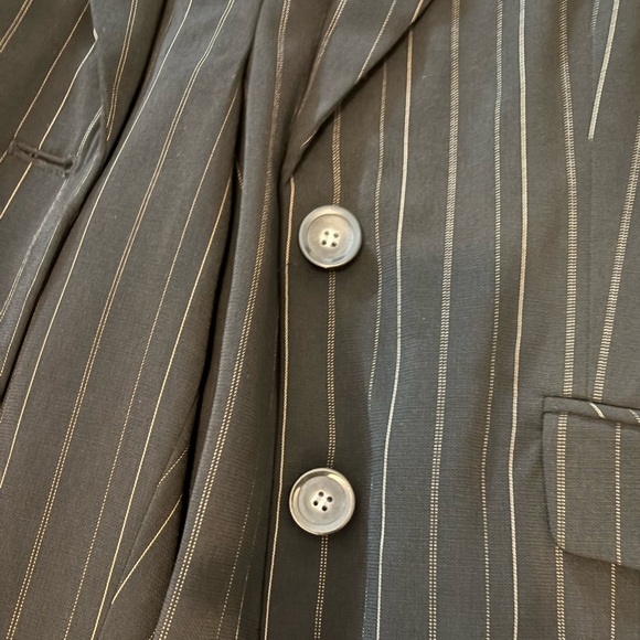 Jones New York Black Pinstripe Women’s Suit - Picture 8 of 10